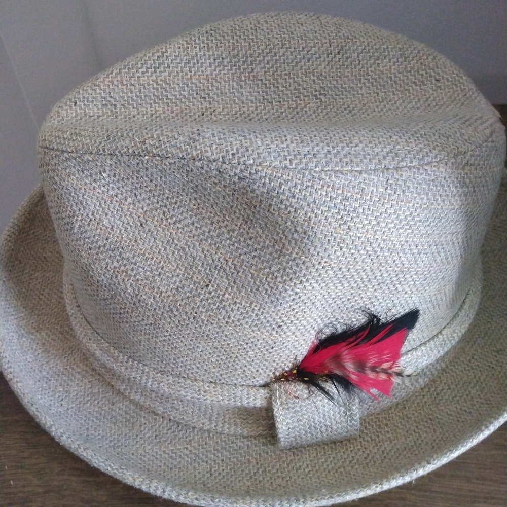 Bee Hat dress men's fashion